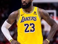 米兰体育-关于詹姆斯考虑换队为何难实现?NBA劳资协议扼杀交易的信息