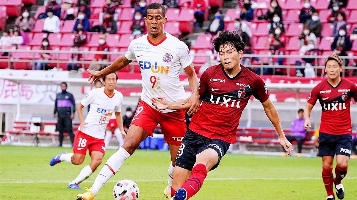 包含鹿岛鹿角阵容磨合加速，迎接严峻挑战的词条
