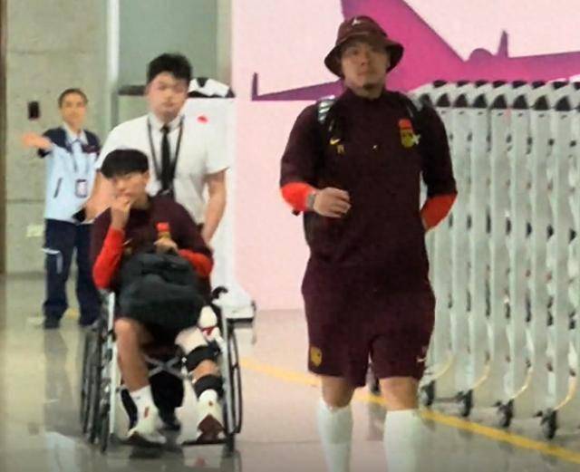 包含国足在下行区惯性滑动三观察点充满矛盾的词条
