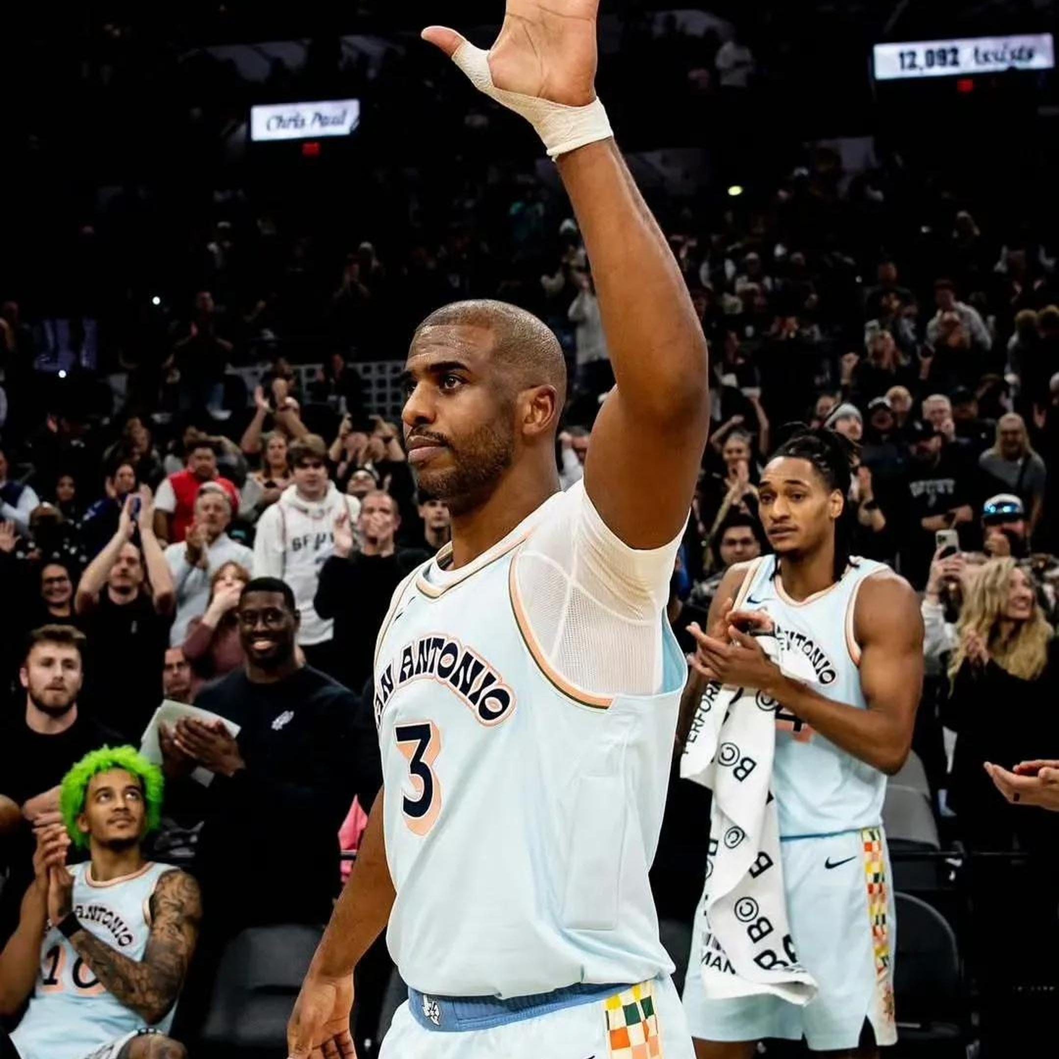 包含NBA-最后一舞!保罗一年360万美元重回快船的词条