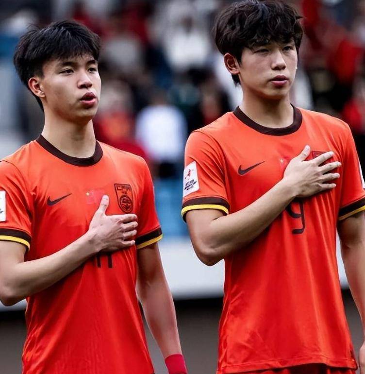 包含国足评分：张玉宁实力碾压黄政宇王钰栋获高分的词条