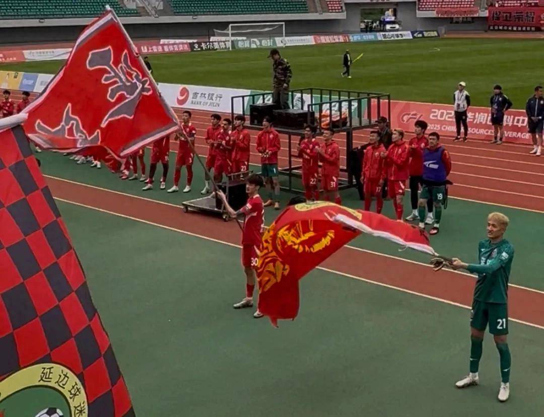 梅开二度，延边龙鼎球员黄振飞当选中甲第10轮最佳球员