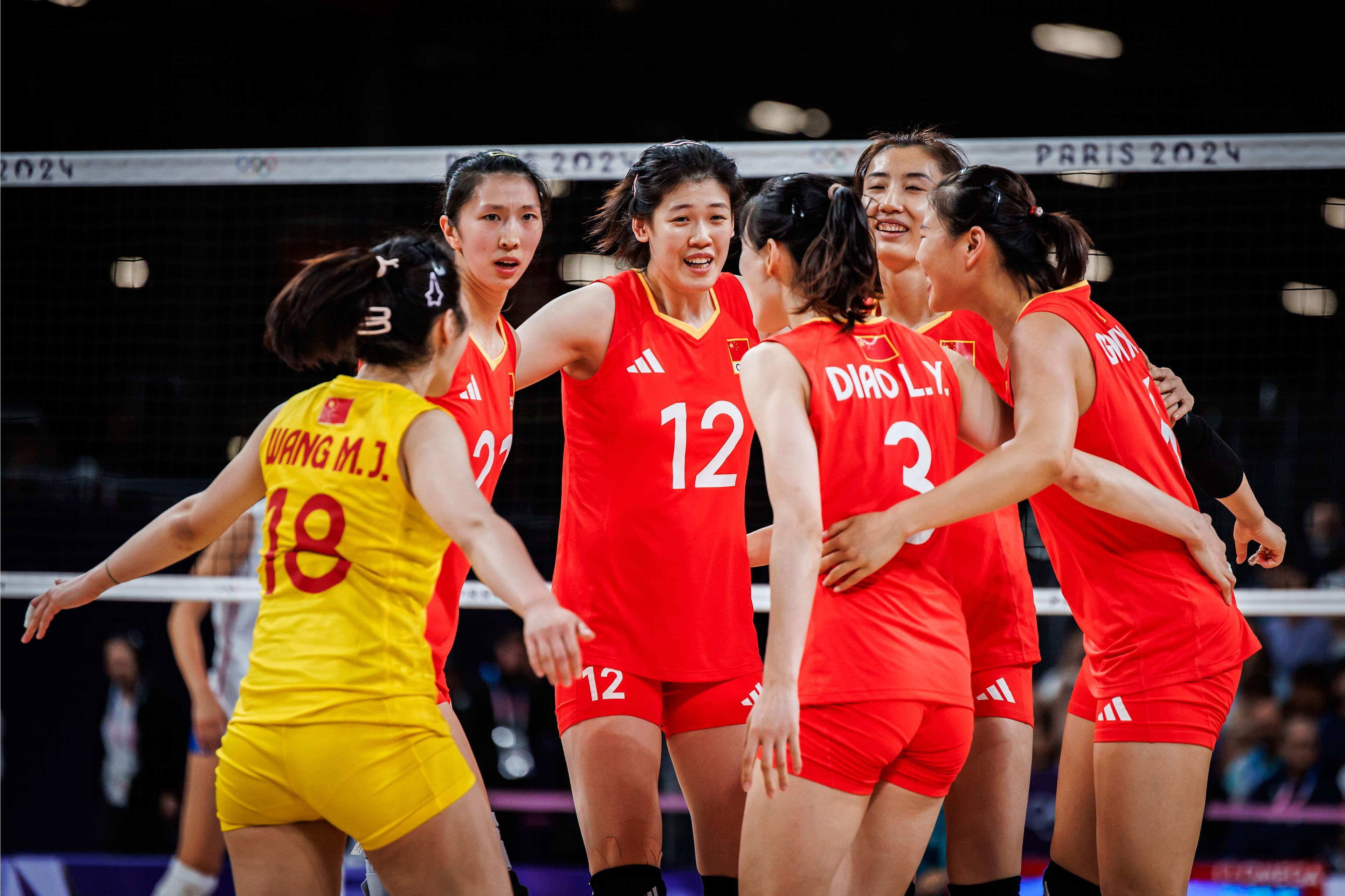 包含中国女排世界联赛美国站名单:龚翔宇领衔李盈莹无缘的词条