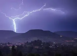 雷瓦尔德神破门，法国队高居晋级先导